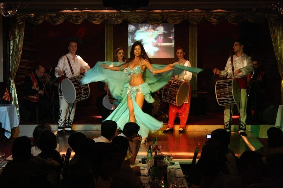 Istanbul: Bosphorus Dinner Cruise Incl. Drinks with Transfer - What this tour is best for, and who should pass