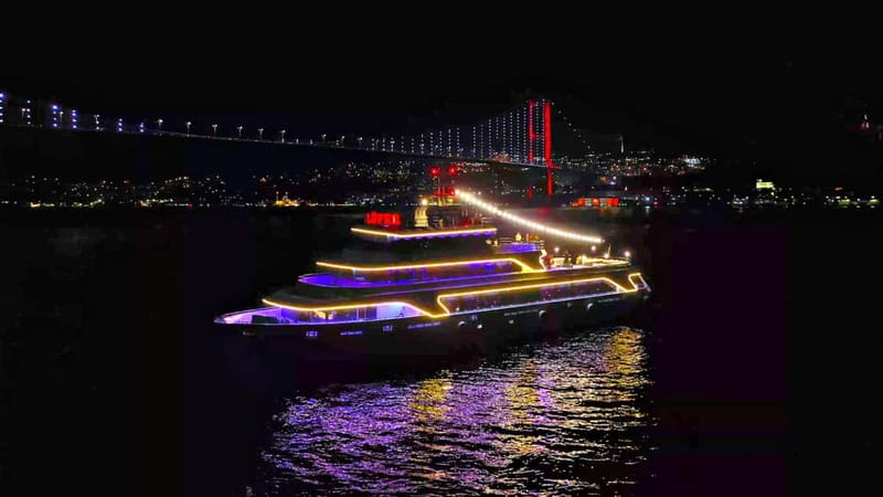 Istanbul: Bosphorus Dinner Cruise & Show with Private Table - The Bosphorus at Dinner Time: Why This Cruise Works