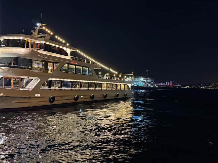İstanbul:Bosphorus Dinner Cruise & Soft and Alcohol Drinks - Price and value: is $41 for 3 hours worth it?