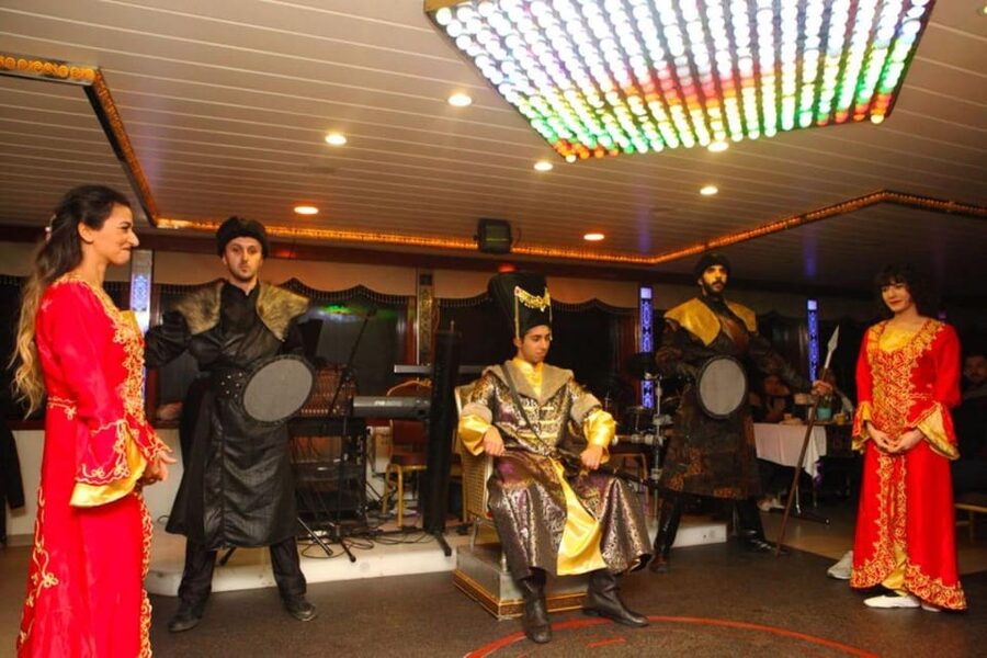 Istanbul: Bosphorus Dinner Cruise with Entertainment - Who Should Book This Bosphorus Dinner Cruise