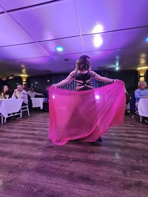 Istanbul: Bosphorus Dinner Cruise with Live Entertainment - Landmarks From a Boat: What to Look For, and How to Get the Best Views