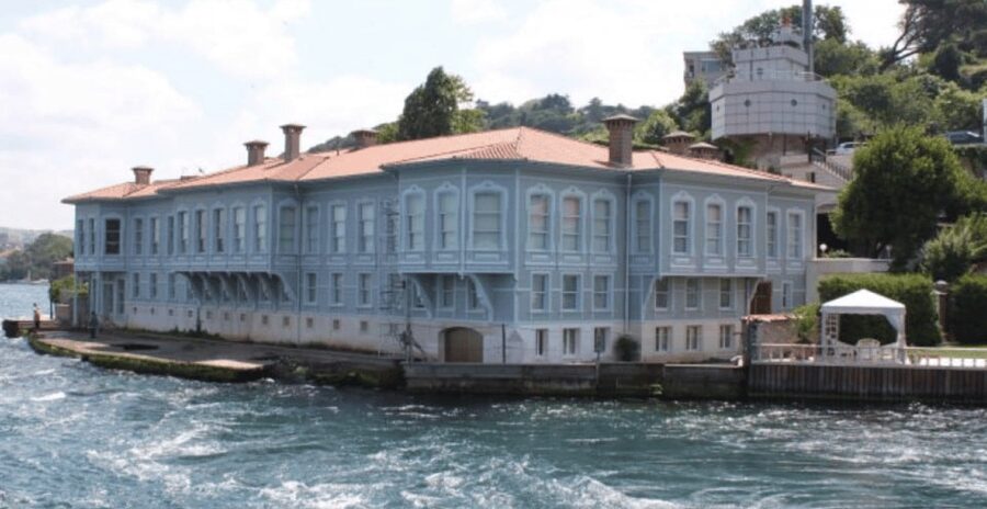 Istanbul: Bosphorus Morning Cruise with Breakfast - Optional hotel pickup: when it helps