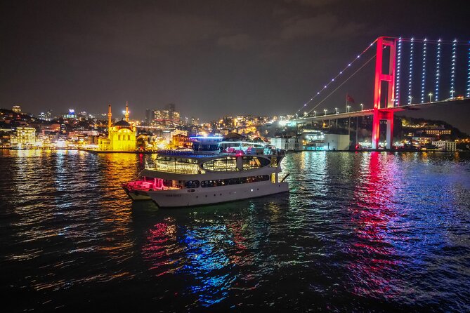 Istanbul Bosphorus New Year's Eve Dinner Cruise Party in Istanbul - On Board: What the Open Bar and Big-Boat Comfort Mean in Practice