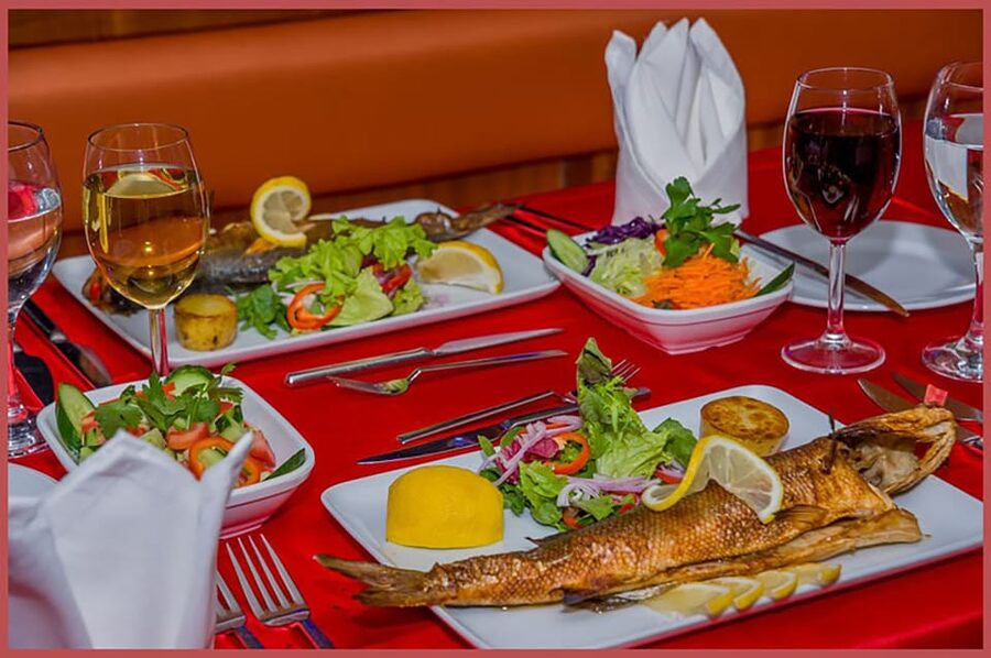Istanbul: Bosphorus Night Dinner Cruise with Private Table - Pickup, timing, and how the evening flows