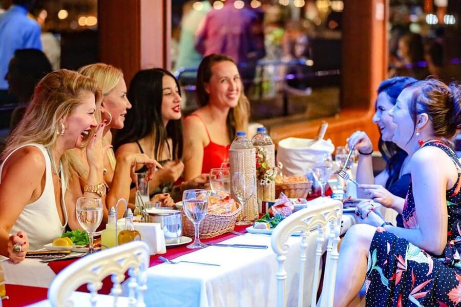 Istanbul: Bosphorus Night Dinner Cruise with Private Table - Private table dinner, menu choices, and drink options