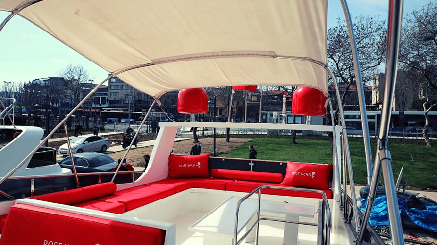 İstanbul: Bosphorus Private Yacht Cruise with Tea and Coffee - Price and value for up to 6 people