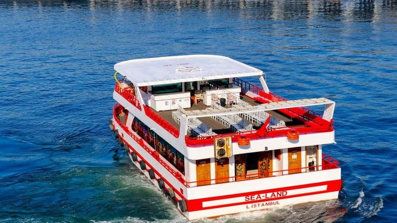 Istanbul: Bosphorus Sightseeing Cruise Tour with Audio Guide - Arnavutköy to Bebek: the shoreline mood shifts