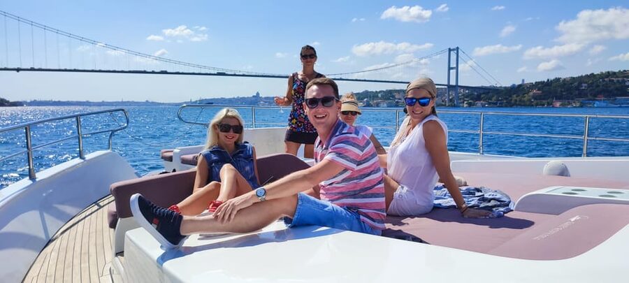 Istanbul: Bosphorus Strait and Black Sea Lunch Cruise - The Bosphorus sights you’ll actually see from the water