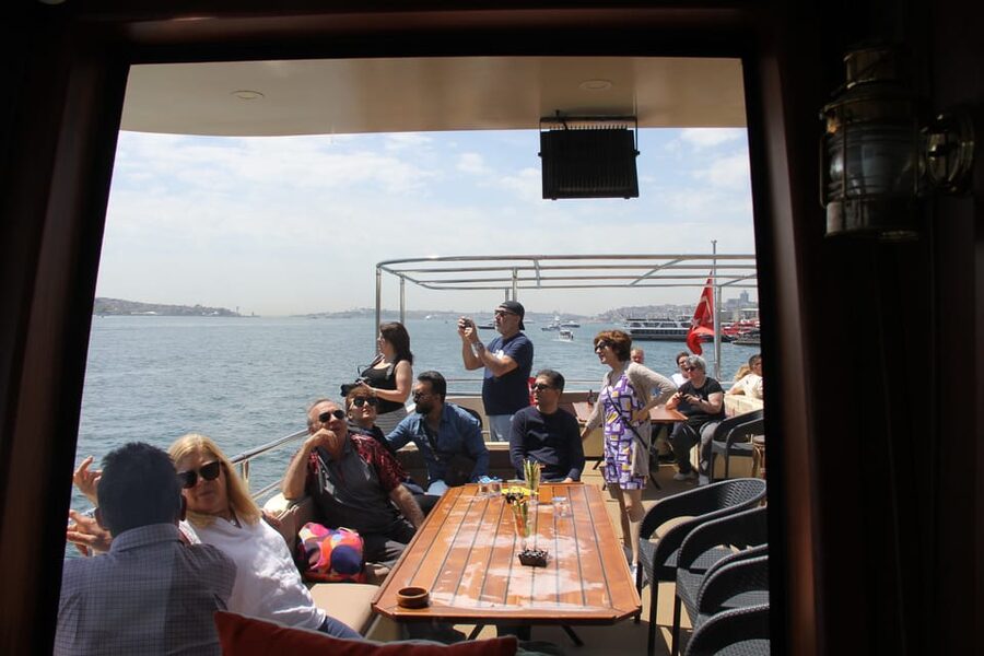 Istanbul: Bosphorus Strait and Black Sea Lunch Cruise - Getting to Kabataş İskelesi and starting the day smoothly