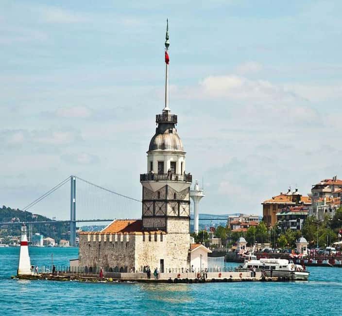 Istanbul Bosphorus Sunset Cruise Guided Tour - Maiden’s Tower and the Waterfront Feel of the Bosphorus