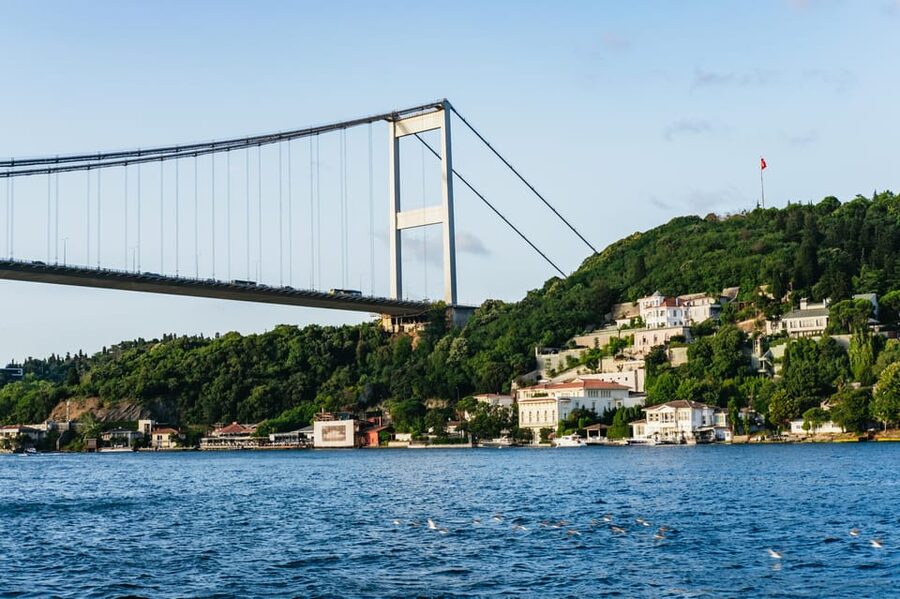Istanbul: Bosphorus Sunset Cruise on a Luxury Yacht - Bebek, Rumeli Fortress, and Beylerbeyi: the route’s “living” section