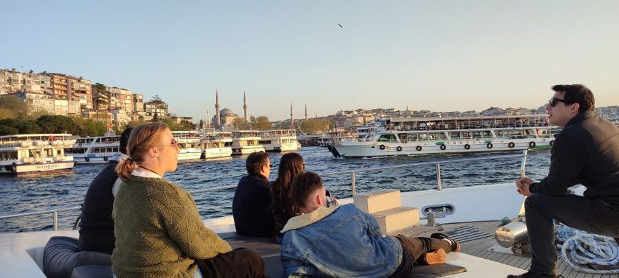 Istanbul: Bosphorus Sunset Cruise on Yacht with Live Guide - Key things I’d circle on your plan