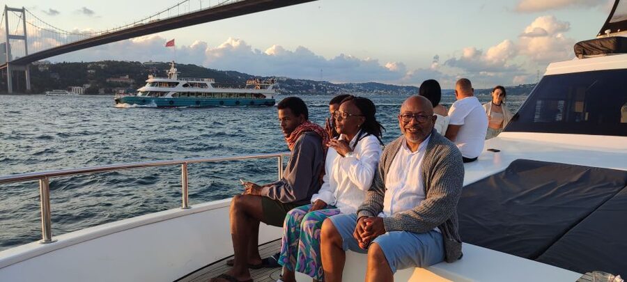 Istanbul: Bosphorus Sunset Cruise on Yacht with Live Guide - Why a Bosphorus sunset cruise is one of Istanbul’s easiest wins
