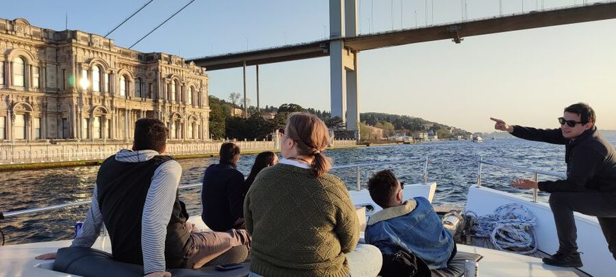 Istanbul: Bosphorus Sunset Cruise on Yacht with Live Guide - Crossing toward Asia: bridges, fortresses, and Bosphorus views you can’t fake