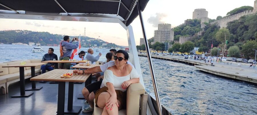 Istanbul: Bosphorus Sunset Cruise on Yacht with Live Guide - Onboard comfort and the food that actually matters