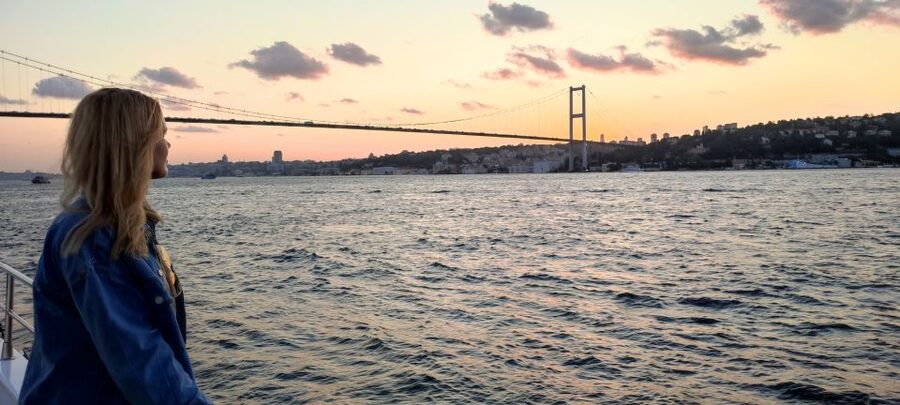 Istanbul: Bosphorus Sunset Cruise on Yacht with Live Guide - Live guiding: what you get from listening, not just looking