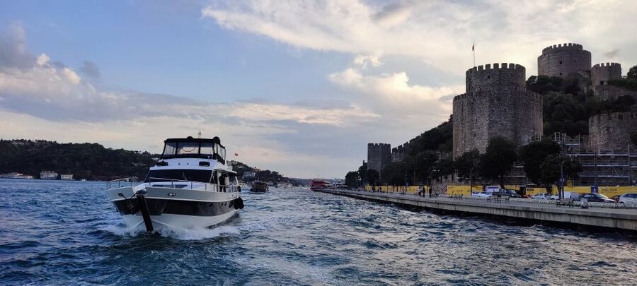 Istanbul: Bosphorus Sunset Cruise with Snacks and Wine - What to bring and how to handle sunset timing