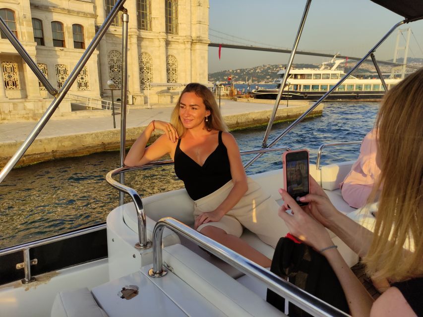 Istanbul: Bosphorus Sunset Cruise with Snacks and Wine - The route: what you’ll notice as the boat passes Dolmabahçe, Ortaköy, and more