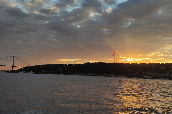 Istanbul Bosphorus Sunset Cruise with Wine on a Luxury Yacht - Fortresses and bridges: Rumeli Fortress and the Fatih Sultan Mehmet Bridge