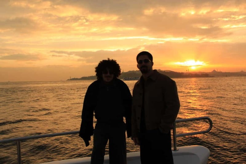 Istanbul: Bosphorus Sunset or Night Yacht Cruise & Transfers - Snacks, Drinks, and the Comfort Stuff That Actually Matters