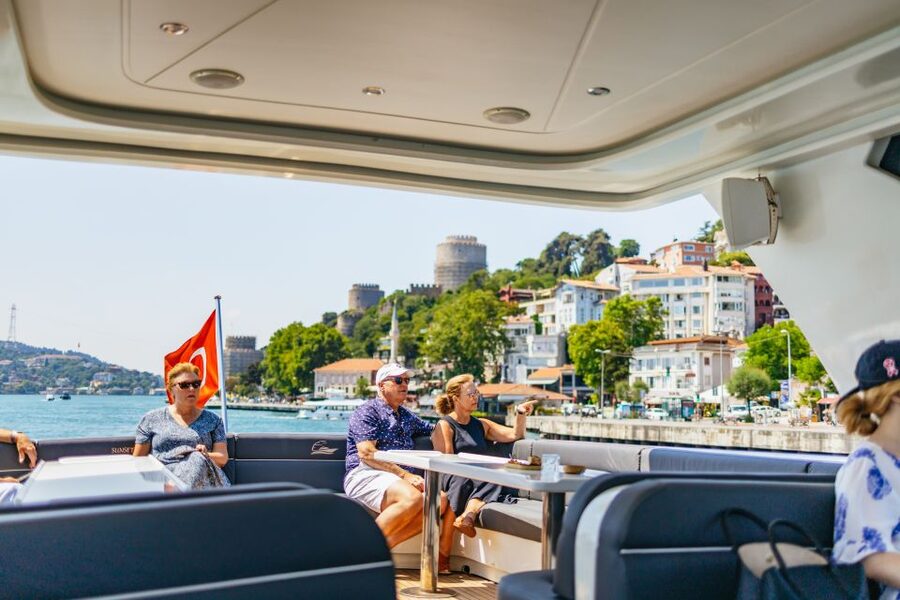 Istanbul: Bosphorus Yacht Cruise with Stopover on Asian Side - Key takeaways before you go