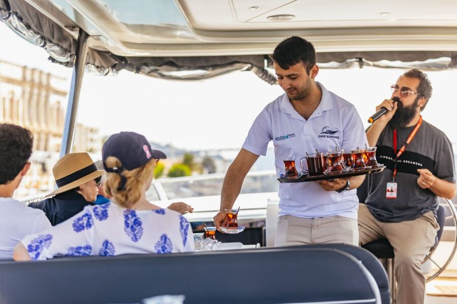 Istanbul: Bosphorus Yacht Cruise with Stopover on Asian Side - Europe-side highlights: Dolmabahçe, Ortaköy, Arnavutköy, and Bebek from the water