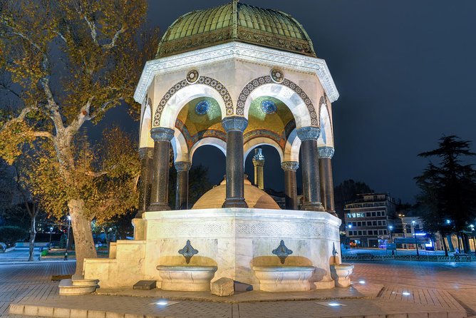 Istanbul Byzantine and Ottoman Tour: Hagia Sophia, Topkapi Palace, Blue Mosque and Grand Bazaar - Hippodrome landmarks: short stop, big “Constantinople energy”