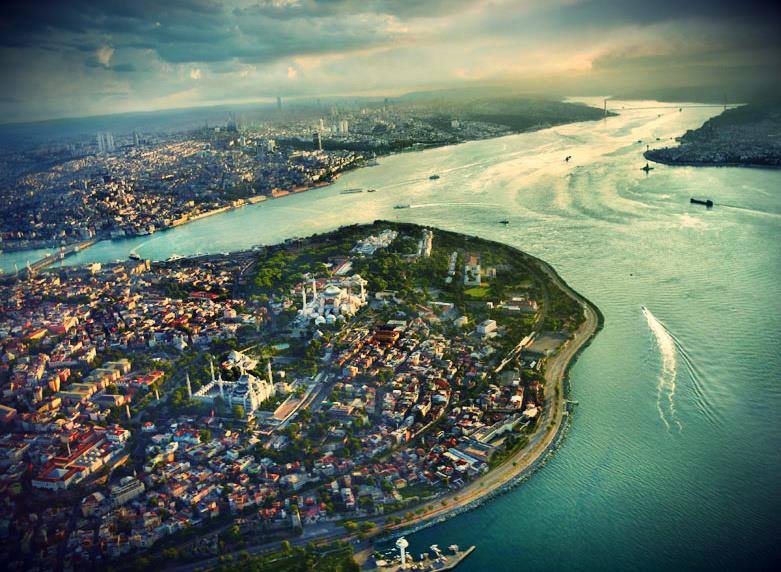 Istanbul City Sightseeing Tour & Turkish Dinner & Show - Sultanahmet morning: Blue Mosque plus Hagia Sophia from the garden