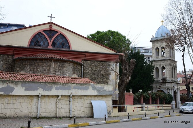 Istanbul City Tour Europe and Asia and Bosphorus in One Day - Stop 3: Üsküdar and the Maiden’s Tower Story at Water Level