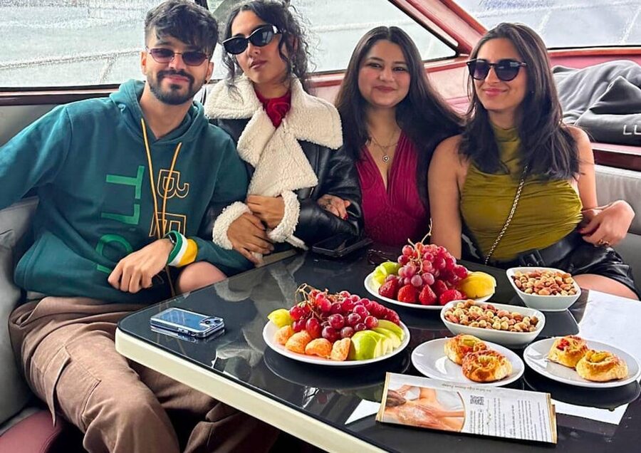 Istanbul: Daytime Bosphorus Yacht Cruise with Fruit & Snacks - Price and what you really get for $31
