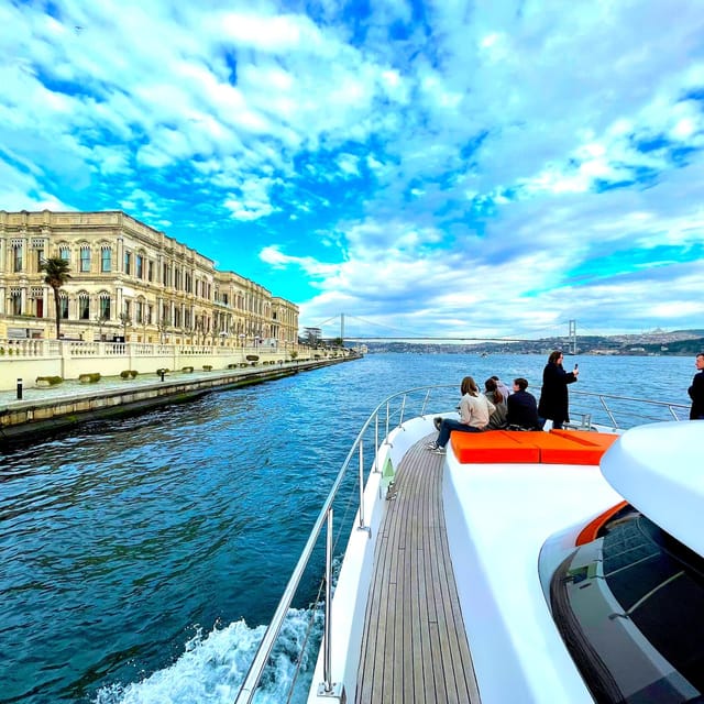 Istanbul: Daytime Bosphorus Yacht Cruise with Fruit & Snacks - Who this Bosphorus yacht cruise is best for