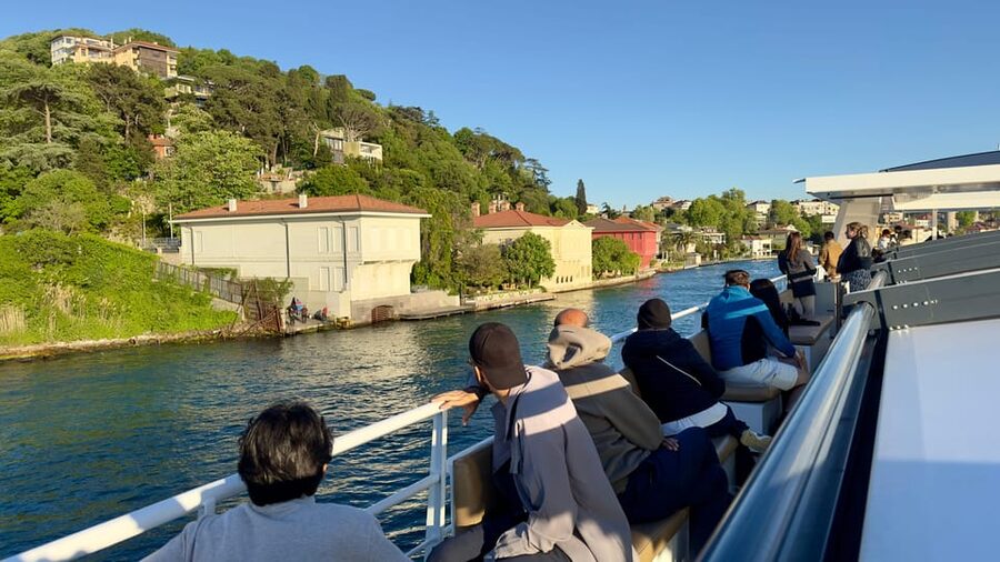 Istanbul: Daytime or Sunset Sightseeing Cruise & Audio Guide - The Audio Guide: How to Get More Meaning Without More Effort