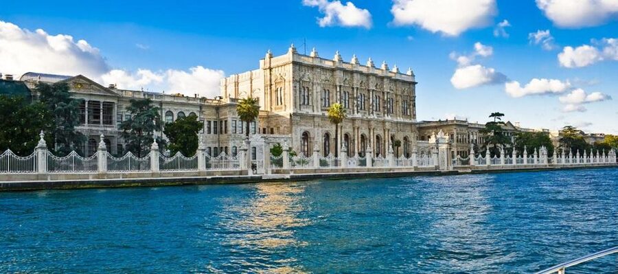 Istanbul: Dolmabahce Palace and Grand Bazaar Tour - Grand Bazaar shopping with a plan, not just wandering