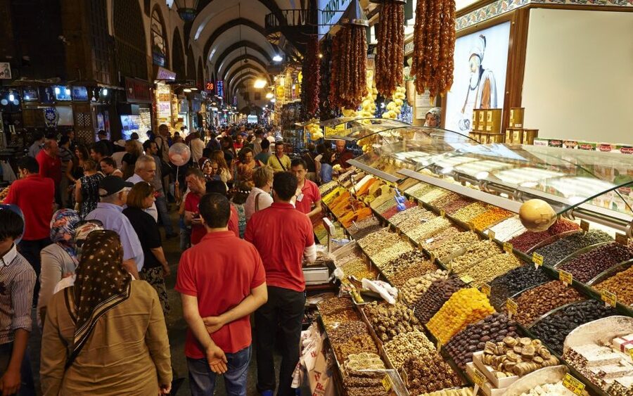 Istanbul: Dolmabahce Palace and Grand Bazaar Tour - Hotel pickup and transportation: small details that improve the day