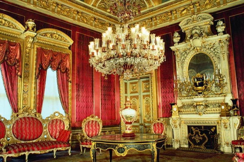 Istanbul: Dolmabahce Palace and Grand Bazaar Tour - Guide quality can make or break both places