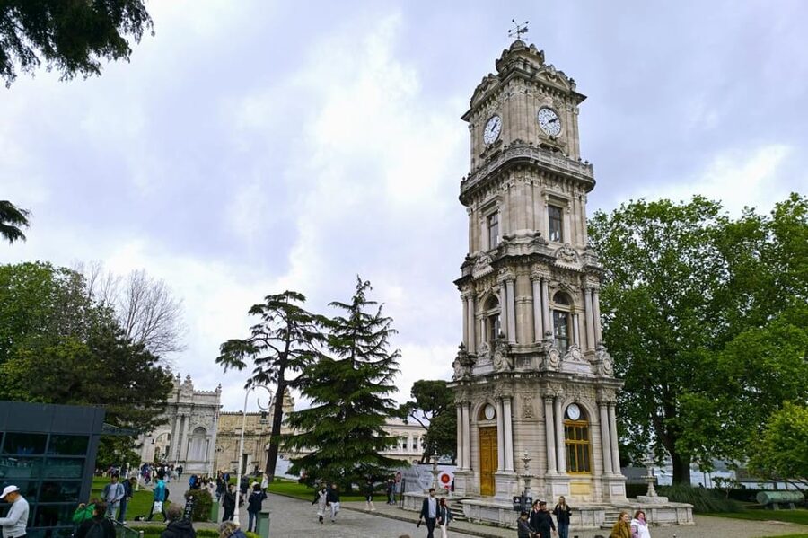 Istanbul: Dolmabahce Palace and Harem Skip-the-Line Ticket - Harem: The Private World and Real Daily-Life Feel
