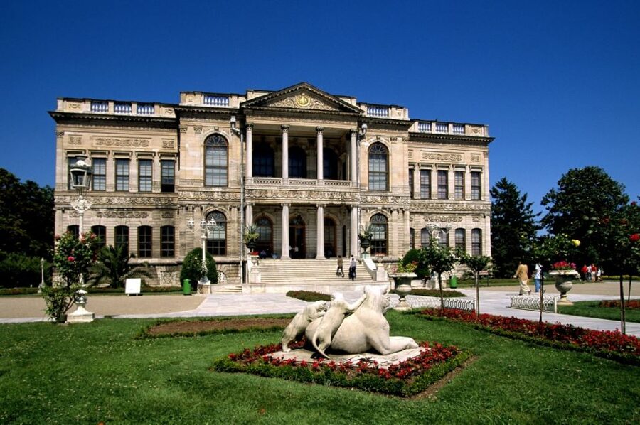 Istanbul: Dolmabahçe Palace and Uskudar Guided Tour - Key things to know before you go