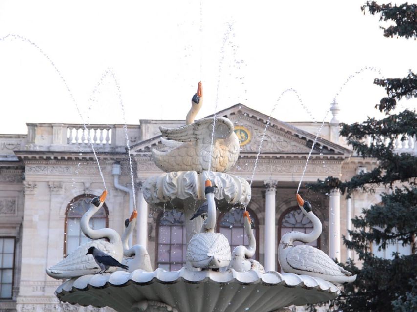 Istanbul: Dolmabahçe Palace and Uskudar Guided Tour - Monday changes: Dolmabahçe is closed, so plan for Chora Museum