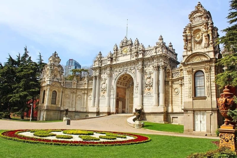 Istanbul: Dolmabahce Palace Guided Tour - Meeting at the Dolmabahçe Clock Tower, then tickets without the hassle