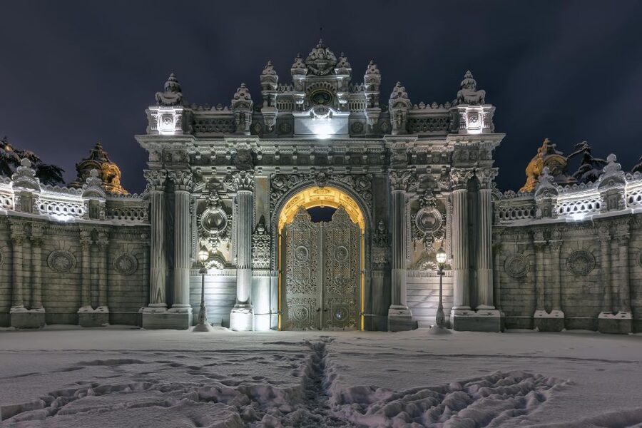 Istanbul: Dolmabahce Palace & Harem Skip-the-Line Entry - The “skip-the-line” reality: QR codes, security, and that possible desk stop