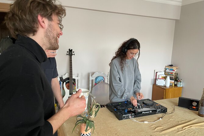 Istanbul Electronic Music and Culture Workshop From Local DJ - Price and value: $50 for 2 hours, with equipment and snacks