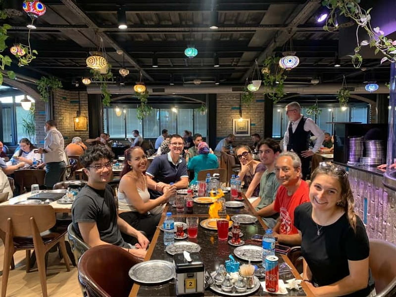 Istanbul: Enjoy Turkish Food Like a Local (Lunch/Dinner) - Group Size and Guide Switching: What “Up to 10” Really Means