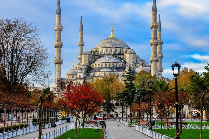 Istanbul, Ephesus, Pamukkale and Cappadocia 8 Day Package - Day 2: Hagia Sophia, Topkapi, Blue Mosque, and a Grand Bazaar Finish