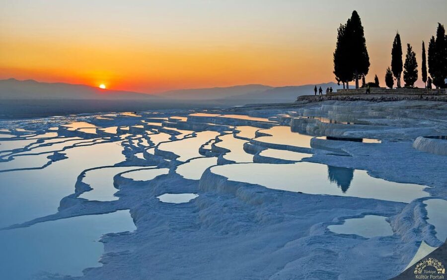 Istanbul: Ephesus, Pamukkale, Cappadocia 8-Day Trip by Plane - Ephesus and the House of Mary: Ancient Streets That Still Feel Human
