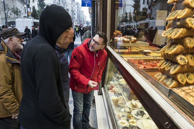 Istanbul Evening Food Tour: The Best Bites of Taksim and Karaköy - The Pace of an Istanbul Night: Walking, Crowds, and Staying Comfortable