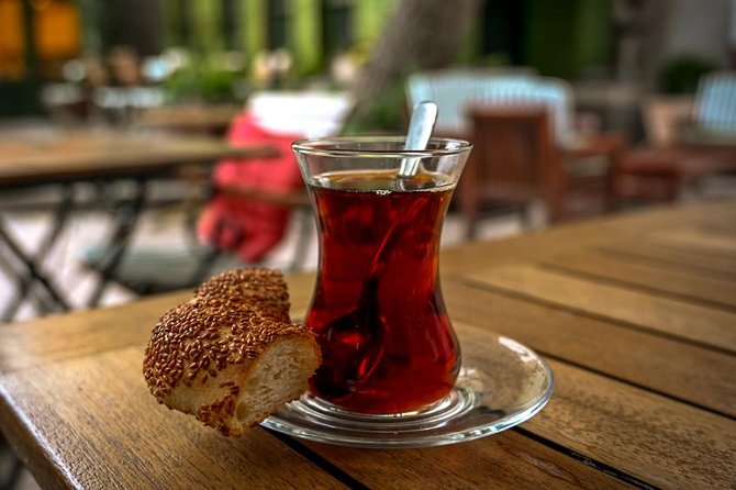 Istanbul Evening Sightseeing and Food Tasting Tour - Taksim Square After Dark: Why the evening timing works