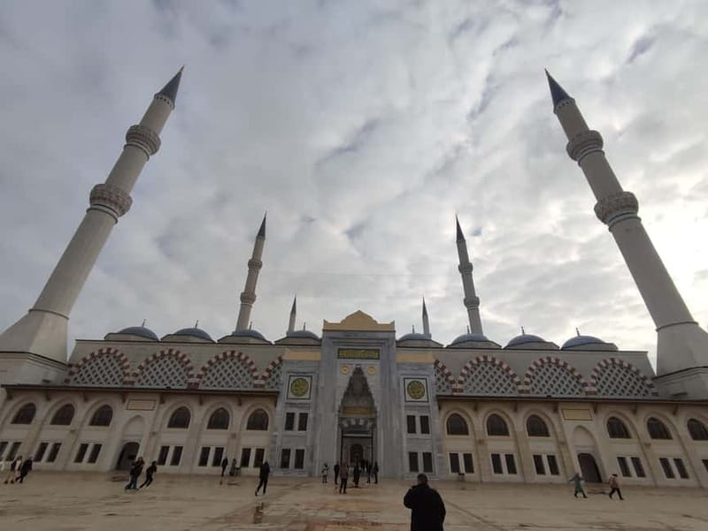 Istanbul: Explore 2 Continents of Bosphorus in One Day Lunch - Meeting point, timing, and the 9-hour group rhythm