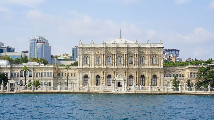 Istanbul: Explore Bosphorous on a Sunset Boat Cruise - Return along the Asian coast: Maiden’s Tower and the city’s tighter water views