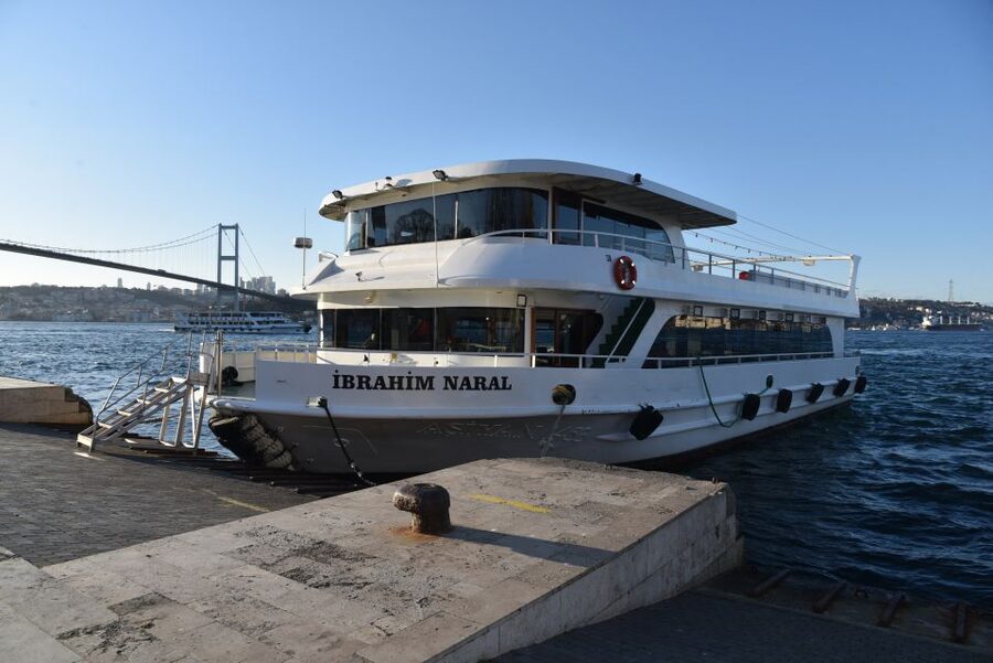 Istanbul: Explore Bosphorous on a Sunset Boat Cruise - Getting on board: Ahi Çelebi meeting point and the Eminönü or Karaköy departure