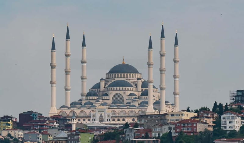 Istanbul: Explore Istanbul Asian Continent - Breakfast, then Kadikoy Fruit Market: the easiest way to start eating like a local